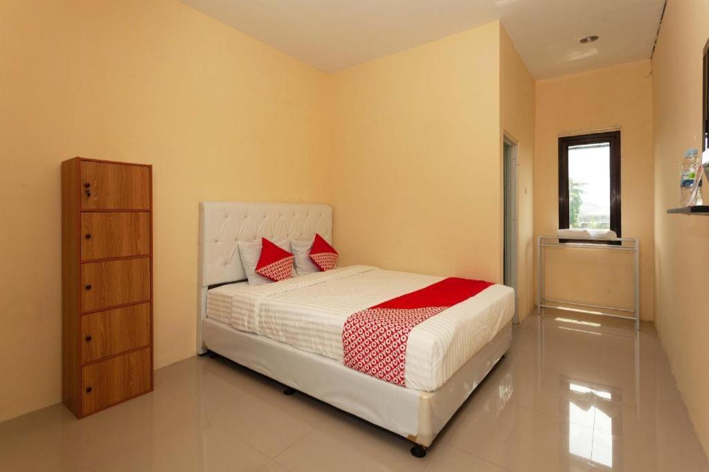 Richmond Guest House Cirebon Redpartner Eksteriør billede