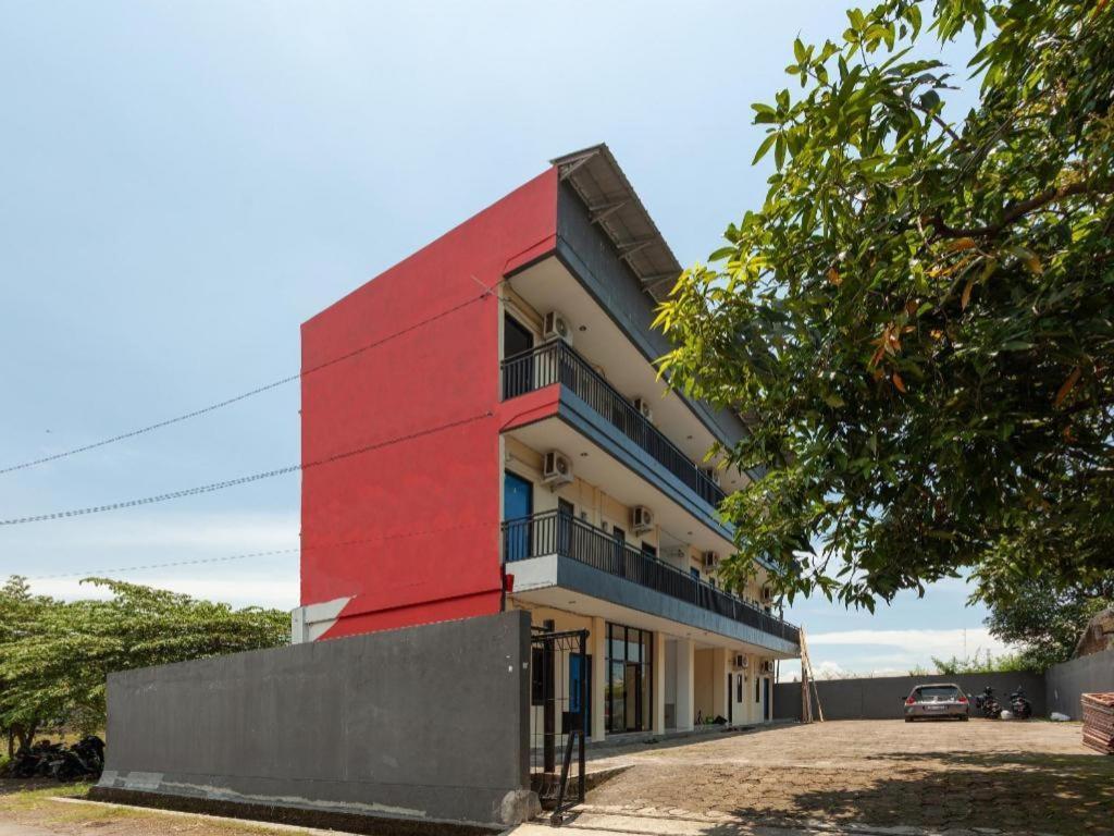 Richmond Guest House Cirebon Redpartner Eksteriør billede